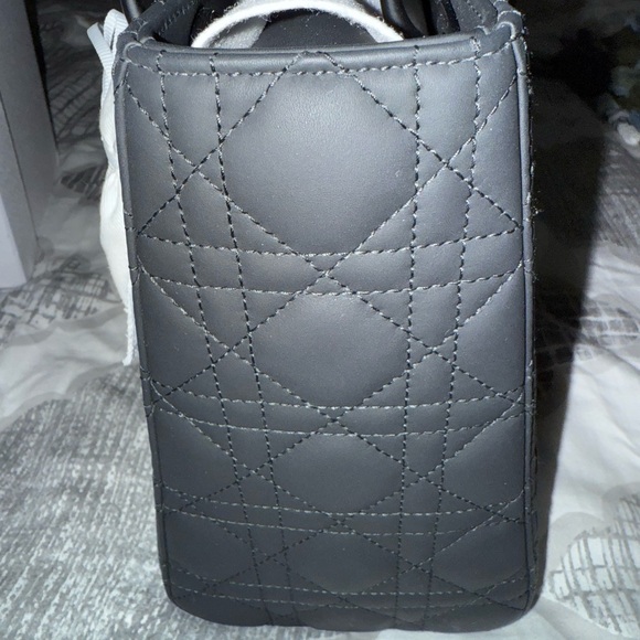 Brand new lady dior medium bag - Picture 5 of 11